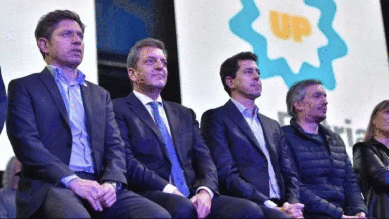 Cumbre sorpresa del PJ en La Plata: Kicillof recibió a Massa y Máximo